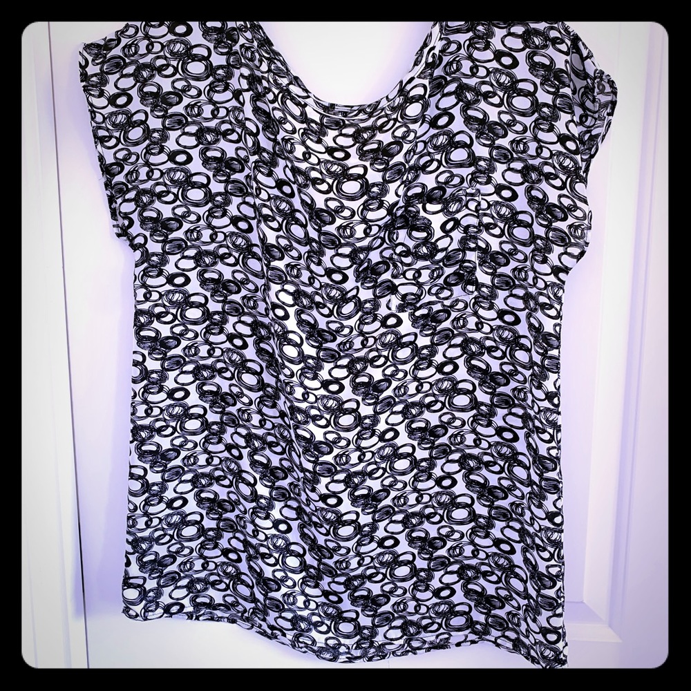 Black and white pattern blouse - L